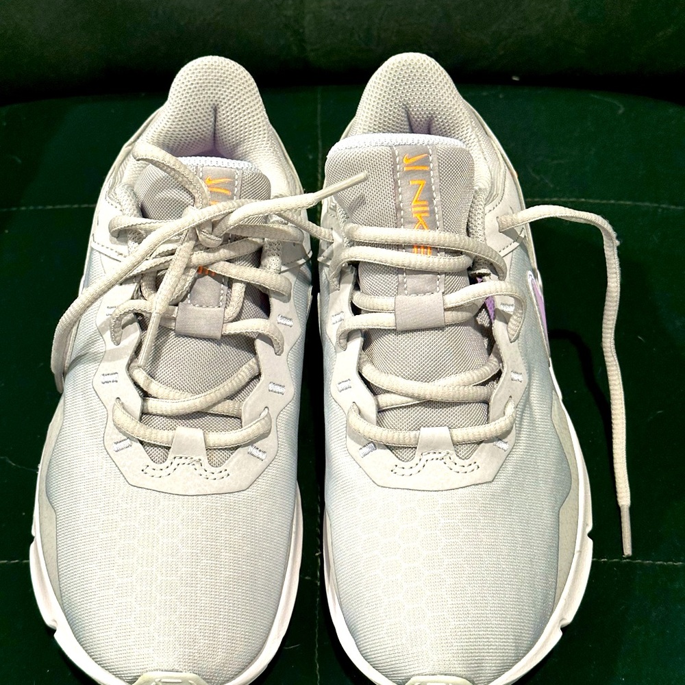 Nike Shoes Womens - Legend Essential 2